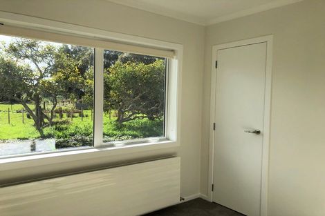 Photo of property in 72 Kuku Beach Road, Kuku, Levin, 5570