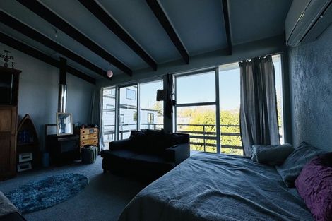 Photo of property in 18a Sylvan Crescent, Te Atatu South, Auckland, 0610