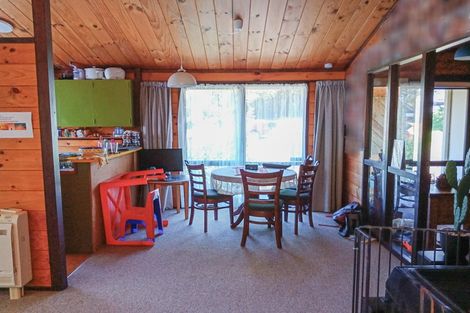 Photo of property in 25 Matuhi Street, Tirohanga, Lower Hutt, 5010