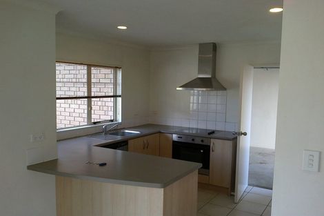 Photo of property in 61 Brashier Circle, Sunnyvale, Auckland, 0612