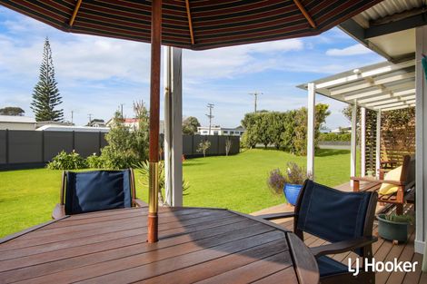 Photo of property in 10 Leo Street, Waihi Beach, 3611