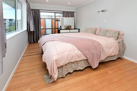 Photo of property in 33 Hill Crescent, Papakura, 2110