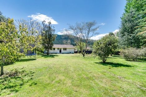 Photo of property in 35 Shaw Road, Eskdale, Napier, 4182