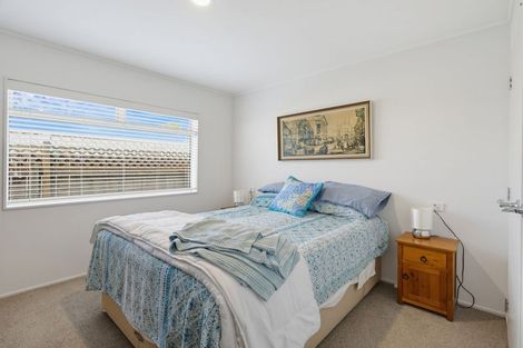 Photo of property in 8 Chalmers Close, Orewa, 0931