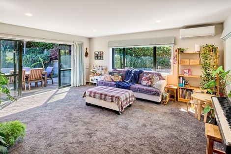 Photo of property in 6 Simpson Crescent, Raumati Beach, Paraparaumu, 5032