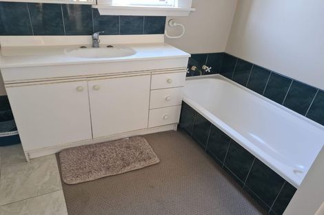 Photo of property in 11 Avonhead Road, Avonhead, Christchurch, 8042