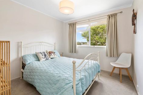 Photo of property in 58 Brian Crescent, Stanmore Bay, Whangaparaoa, 0932