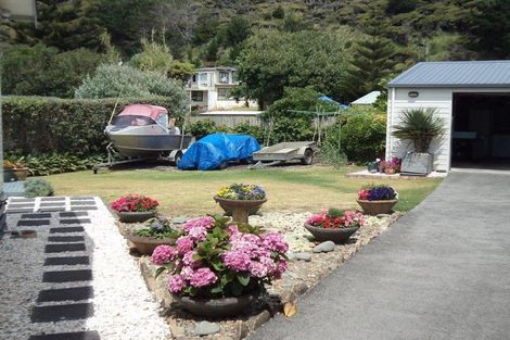 Photo of property in 4 Centreway Road, Port Waikato, Tuakau, 2695