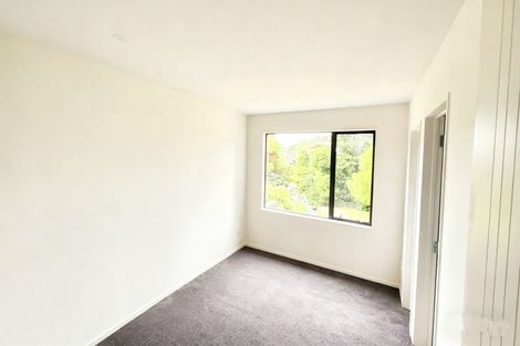 Photo of property in 8 Korokio Lane, Henderson, Auckland, 0612