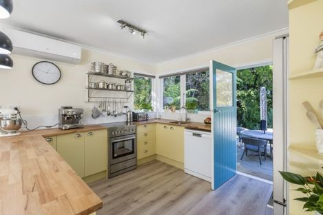 Photo of property in 804 West Coast Road, Oratia, Auckland, 0604