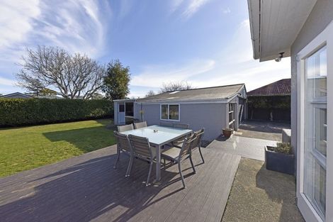 Photo of property in 37 Searells Road, Strowan, Christchurch, 8052