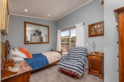 Photo of property in Apple Bnb, 3 Kaipatiki Rise, Haruru, 0204