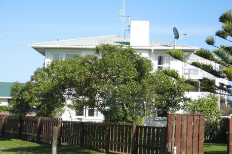 Photo of property in 23 Egmont Street, Castlecliff, Whanganui, 4501