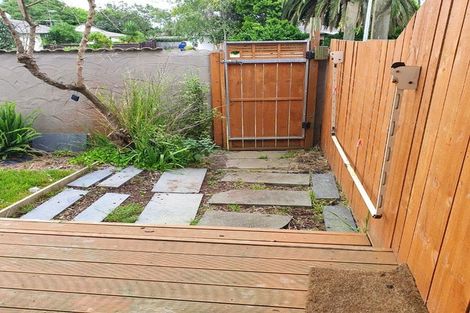 Photo of property in 1 Millen Place, Clarks Beach, 2122