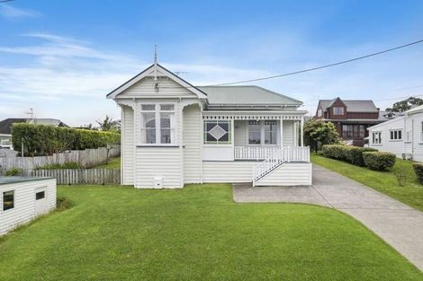 Photo of property in 5 Mariposa Crescent, Birkenhead, Auckland, 0626