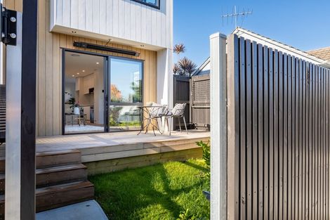 Photo of property in 11b Rangeview Road, Sunnyvale, Auckland, 0612