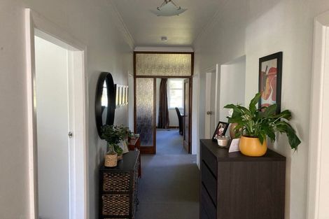 Photo of property in 7 Bassett Road, Johnsonville, Wellington, 6037