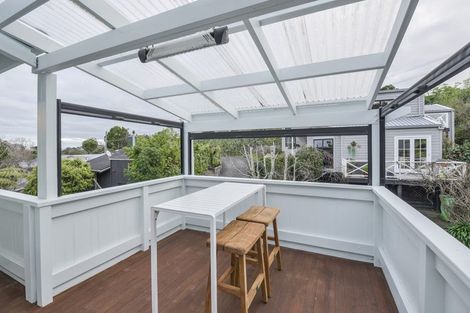 Photo of property in 2/24 Colonial Road, Birkenhead, Auckland, 0626