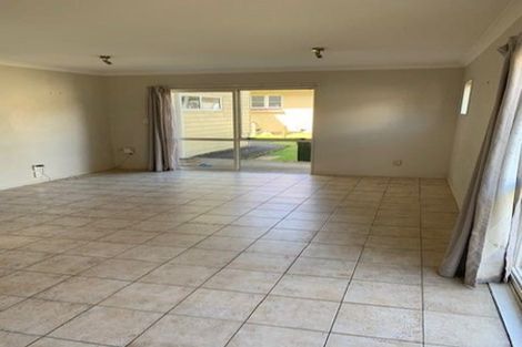 Photo of property in 16a Kauri Glen Road, Northcote, Auckland, 0627