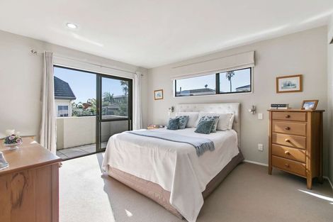 Photo of property in 2/30 Takutai Avenue, Bucklands Beach, Auckland, 2012