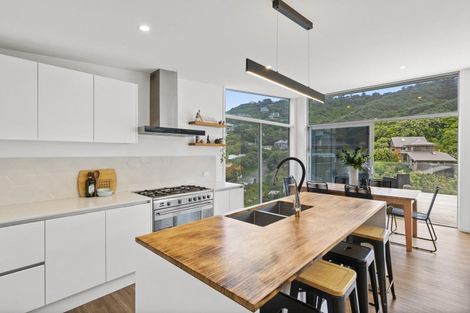 Photo of property in 221 Houghton Bay Road, Houghton Bay, Wellington, 6023