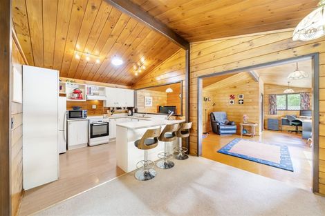 Photo of property in 135 Plateau Road, Te Marua, Upper Hutt, 5018