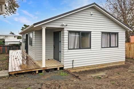 Photo of property in 121 Flanshaw Road, Te Atatu South, Auckland, 0610