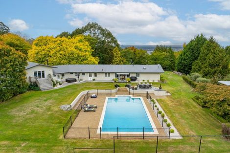 Photo of property in 142 Gillespie Place, Acacia Bay, Taupo, 3385