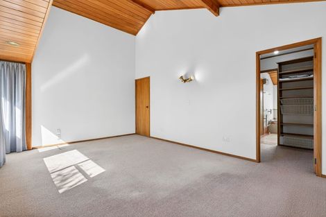 Photo of property in 2/50 Masterton Road, Rothesay Bay, Auckland, 0630