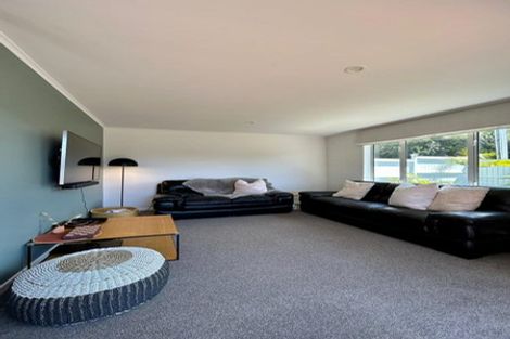 Photo of property in 6 Channel View Road, Campbells Bay, Auckland, 0630