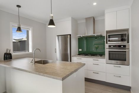 Photo of property in 10 Tieke Lane, Kenepuru, Porirua, 5022