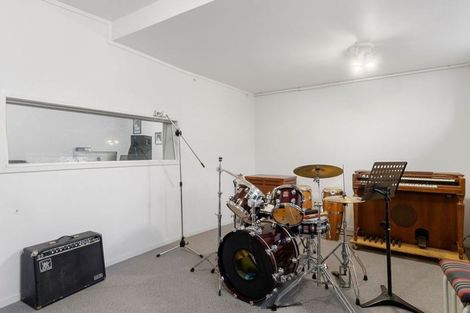 Photo of property in 11 Elmira Place, Browns Bay, Auckland, 0630