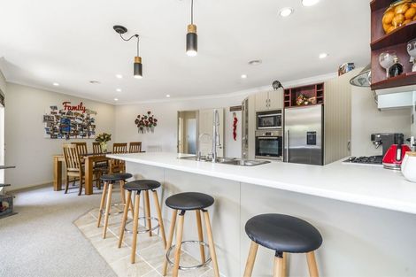 Photo of property in 10 Stratford Place, Huntington, Hamilton, 3210