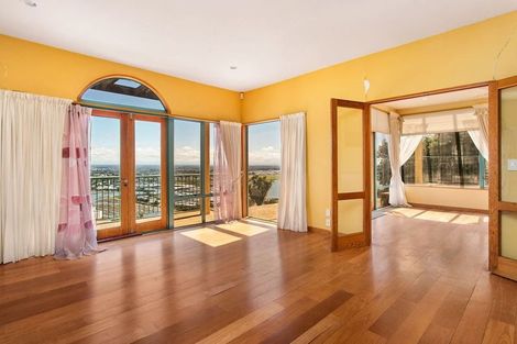 Photo of property in 5 Hatherly Lane, Mount Pleasant, Christchurch, 8081