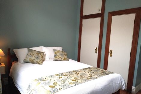 Photo of property in 17 Poplar Grove, Thorndon, Wellington, 6011