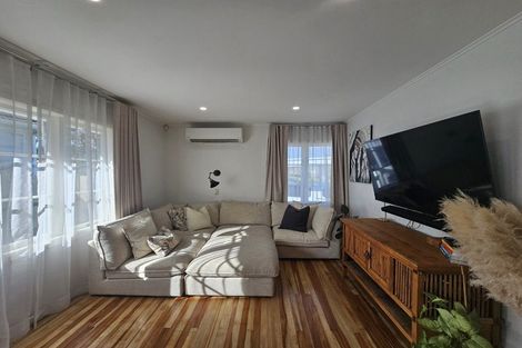 Photo of property in 51a Vodanovich Road, Te Atatu South, Auckland, 0610