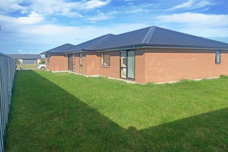 Photo of property in 23 Claremont Crescent, Amberley, 7410