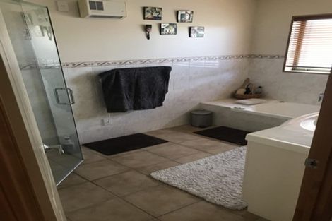 Photo of property in 6 Doneraille Place, Bethlehem, Tauranga, 3110