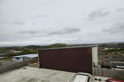 Photo of property in 1/9 Donovan Avenue, Massey, Auckland, 0614