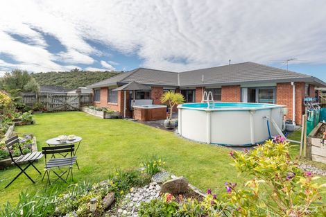 Photo of property in 19 Kelso Grove, Kelson, Lower Hutt, 5010