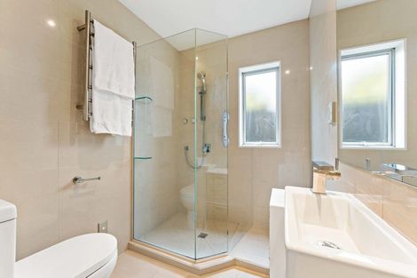 Photo of property in 34 Sunnyhaven Avenue, Beach Haven, Auckland, 0626