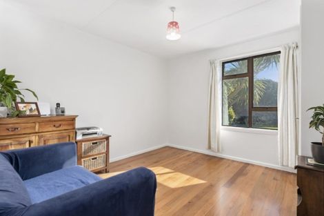 Photo of property in 22 Wilson Grove, Normandale, Lower Hutt, 5010
