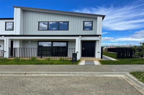 Photo of property in 4 Harikoa Way, Karaka, 2113