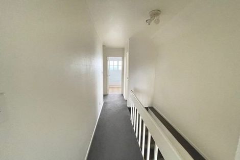 Photo of property in 1/51 Jillteresa Crescent, Half Moon Bay, Auckland, 2012