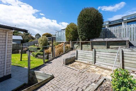 Photo of property in 10 Kilgour Street, Waihola, Milton, 9073