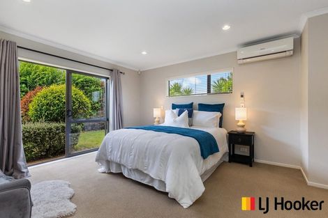 Photo of property in 11 Allerton Place, Wattle Downs, Auckland, 2103