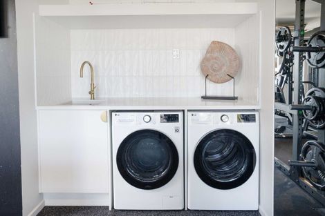 Photo of property in 4 Brandon Road, Manly, Whangaparaoa, 0930