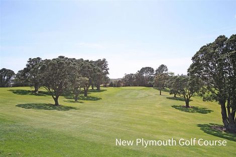 Photo of property in 52 Links Drive, Waiwhakaiho, New Plymouth, 4312