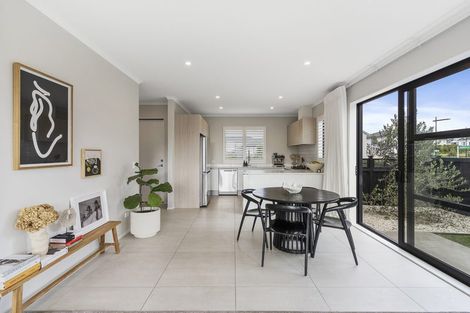 Photo of property in 20 Taikura Avenue, Red Beach, 0932