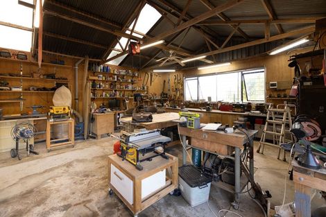 Photo of property in 37 Pahoia Beach Road, Whakamarama, Tauranga, 3172